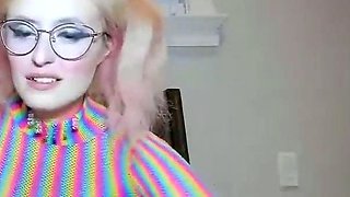 Small Tit Babe Fucking Machine On Webcam