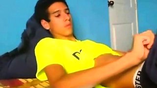 Latino Twink Shows Off When Jerking