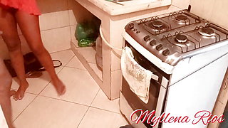 Amateur - Myllena Rios Cuckold's Wife Seduces Leo Ogre the Plumber and Fucked Hard by Him in the Kitchen.