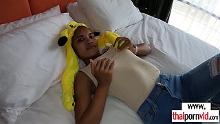 Amateur Sex Thai teenager Cherry wants more fun