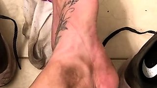 Amateur hottie solo masturbation