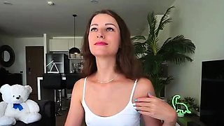 Brunette Solo Webcam Masturbation