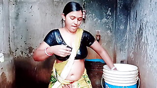 😘BENGALI BHABHI IN BATHROOM FULL VIRAL MMS (Cheating Wife Amateur Homemade Wife Real Homemade Tamil 18 Year Old Indian Uncensor