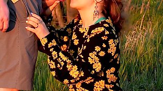 Cute Saree Bhabhi Asked Directions From a Desi Stranger and Was Fucked Hard in the Scarlet Sunset!