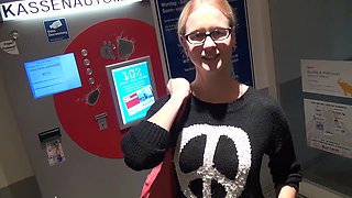 Beim Shoppen Public Gefickt