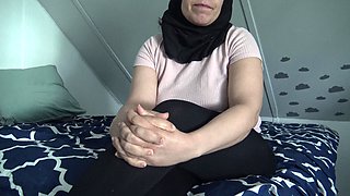 Egyptian Virgin Girl Takes Off Hijab To Play With Her Tight Pussy