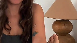 Hot Masseuse First Serviced Me and Then Made Me Cumshot with Handjob