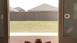 Stretch with Simone Steele