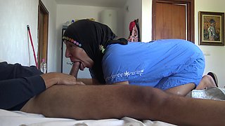 Real Amateur Cleaning Maid Gives Her First Rimjob and Swallows His Cum