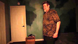 Vanessa Cliff - Full Video - Domin-hoe Delivery: Quickie Facial Between Customers