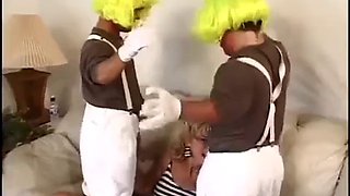 Veterana se folla a dos enanos ft. Milf: Blowjob, Milf  Mature Porn