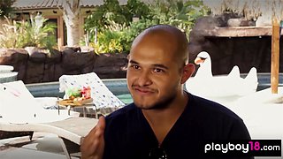 mom and her naked teenager GFs washin a car