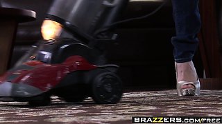 Brazzers - Mommy Got Boobs -  Helping with th