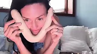 Webcam beauty and her toys have solo sex