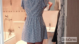 Giantess Step-mom 2: the Shower
