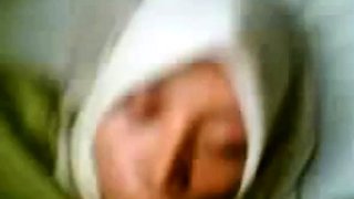 Arab Asian Babe Gives Head