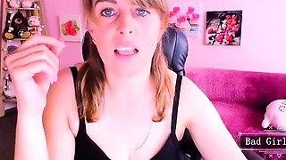 Pretty natural big tits and face blonde milf