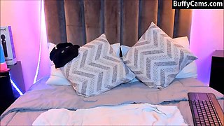 Fit latina cam shows toned athletic body: Amateur, Solo  Female Muscle Porn