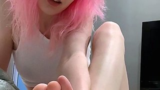 teen luxury fetishes masturbating on live webcam