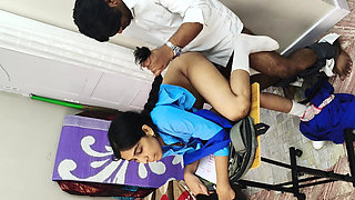 Desi Indian school girl tight pussy fuck in oyo GF BF Xxx, Desi indian MMS School girl sex