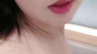 Want a dad to hug you! Beautiful girl with big eyes! After a private show of welfare with my elder brother, she opened her hairy pussy, rubbed her fake dick and inserted it, panting and moaning so sexy live broadcast: Big Tits, Amateur  Asian Porn