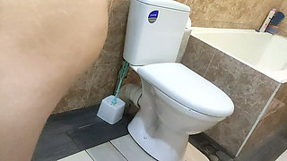 Sucking Big Cock in Bathroom