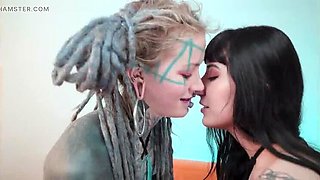 Alternative Teen Charlotte Sartre Takes Anal Fuck and Orgasms on Big Dildo with Anuskatzz