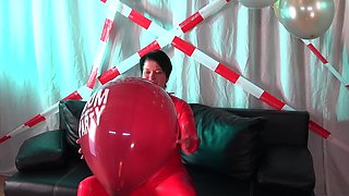 Barefoot Latex MILF Is Playing with the Balloon