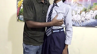 Indian Hot Desi School Girl Sex in Home Hardcore Sex Big Cock