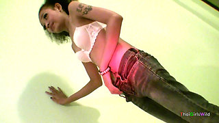 Skinny Thailand Girl Gets Fucked and Filled with Cum