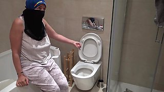 Verified Amateurs In Egyptian Cuckold Stepmother And Stepson Pissing ديوث مصري يصور مراته كلامها وسخ اوووي