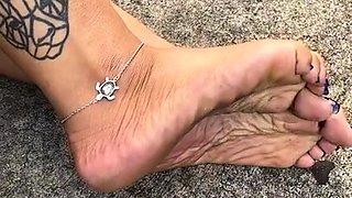Linsey Dawn solo foot fetish