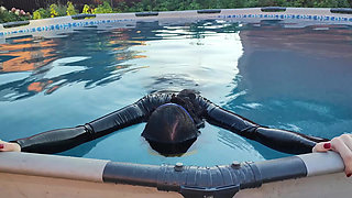 Swimming and Holding My Breath in Very Cold Water