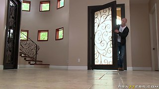 Aunt Suck It With Johnny Sins, Isis Love - Brazzers
