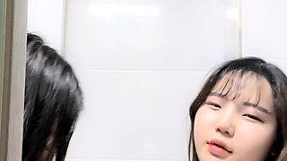 Omege japanese girl with big boobs on cams