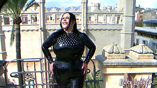 The Glamour Latex Diva
