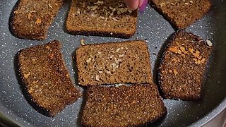 The New Emma's Cooking Show. S1e1: Garlic Breads and Naked Tits.