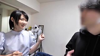 清楚な白肌美女が素人男性の手マンやクンニで感じまくりのハメ撮りエッチ