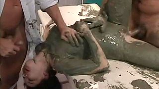 She Was Supposed to Get Just a Mud Pack It Turned Into a Sperm Fight