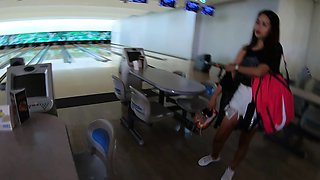 Bowling and blowjob from Thai MILF GF