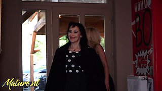 Skinny girl video with enchanting Sissi and Missy Luv from Mature NL