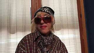 Italian Slut Debbie Jordan Blows Two Horny Men's Flutes - Amateur MILF Cum in Mouth Threesome