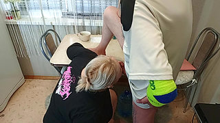 in the afternoon, I fuck my neighbor in the mouth in the kitchen and cum