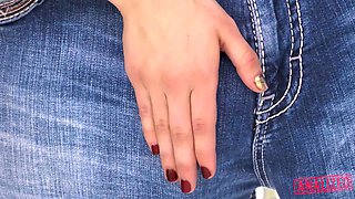 Teen Kylee Reese Begs for BBC - Watch Her Stretched Pussy