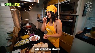 Clara Wellen, Naked Brazilian Influencer, Caught Welcoming Lesbian Motorcycle Courier Into Her Home