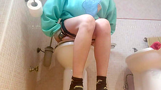Watching in the Bathroom Is Not Allowed!...but It's Wonderful to Hear Her Fart!