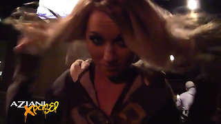 Bathroom break with pornstar Madison