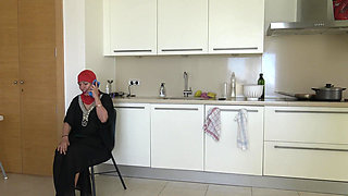 A Lebanese Slut Talks on the Phone and Masturbates