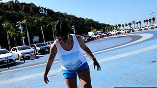 Skateboarding fail of big butt Thai MILF