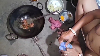 I Was Cooking Naked When My Husband Came Over and Started Squeezing My Breasts